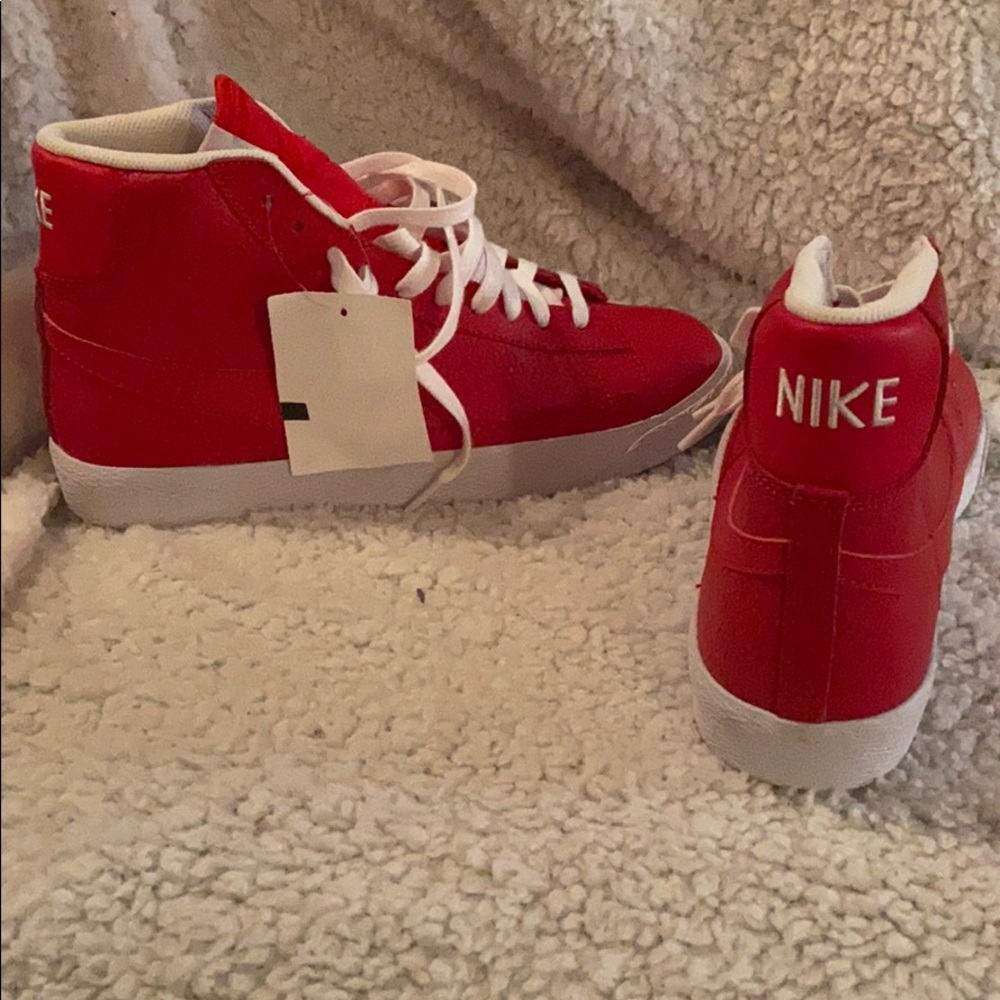 Nike red tennis shoes